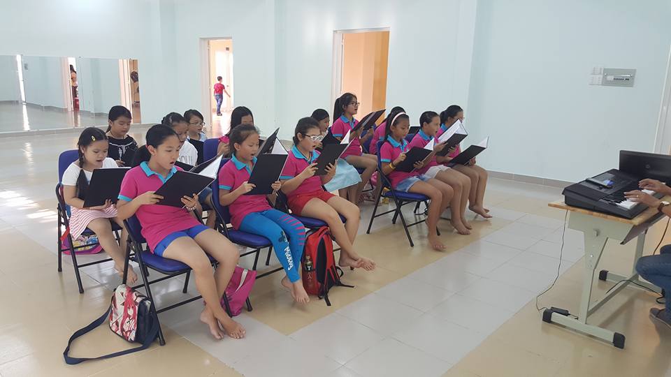 Tham gia liên hoan Búp sen Hồng năm 2016