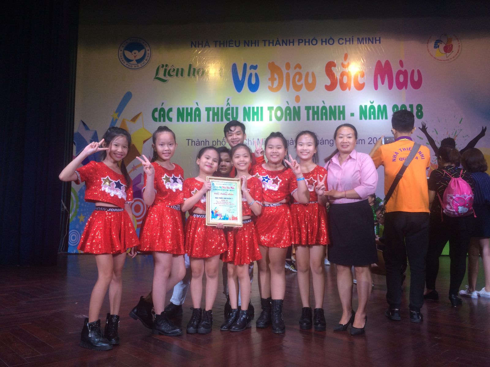 Tham gia Vũ điệu sắc màu năm 2018 